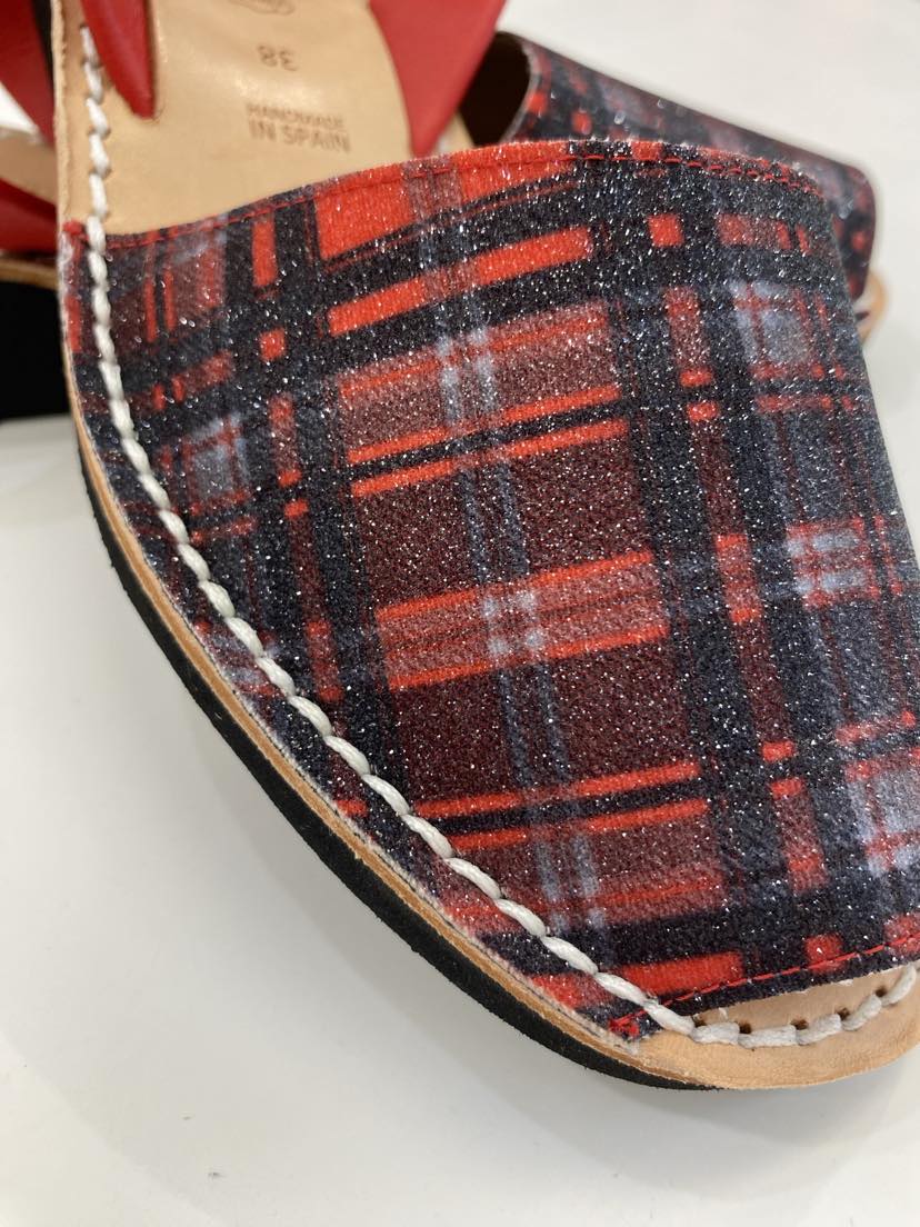 LULU AVARCAS BLACK WEDGE IN RED TARTAN