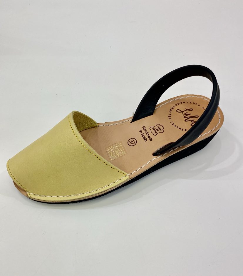 LULU AVARCAS LIMONCELLO BLACK WEDGE